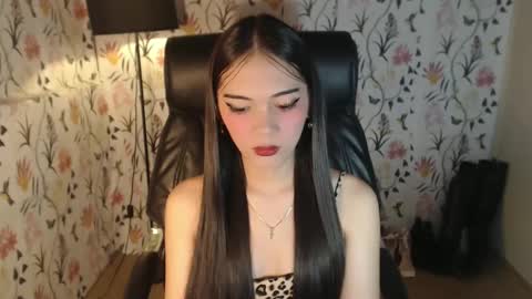 Snapshot of imyourlegalbaby chatting on 02-05-25, 12:27 Aki online show from 02-05-25, 12:27