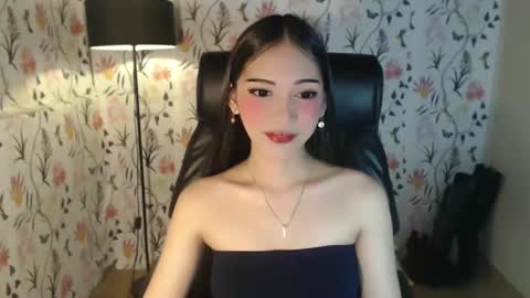 Snapshot of imyourlegalbaby chatting on 02-16-25, 06:32 Aki online show from 02-16-25, 06:32