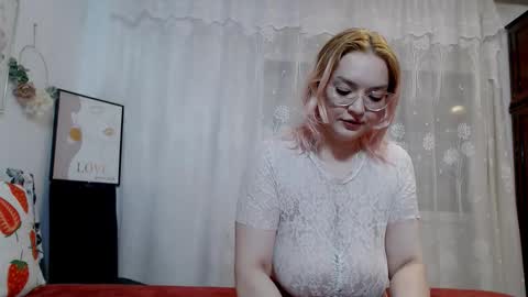 Snapshot of ina_pearl chatting on 09-19-25, 05:46 Ina online show from 09-19-25, 05:46