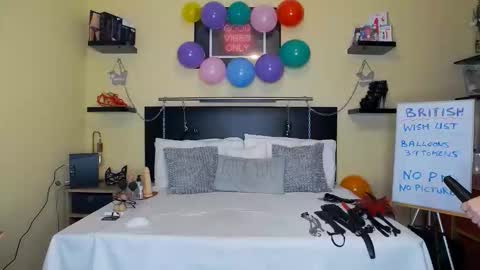 inannalove online show from 10-25-25, 09:50