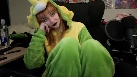 Inarafoxx online show from 04-20-26, 03:09