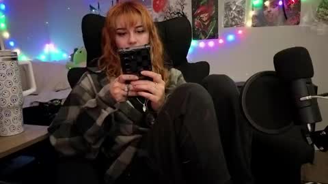 Snapshot of inarafoxxx chatting on 04-26-26, 03:04 Inarafoxx online show from 04-26-26, 03:04