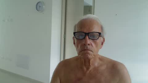 Snapshot of incendiado chatting on 09-14-25, 03:33 incendiado online show from 09-14-25, 03:33