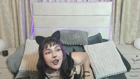 Snapshot of incognyta chatting on 10-31-25, 02:18 incognyta online show from 10-31-25, 02:18