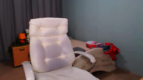 incredible_ariela online show from 01-30-25, 04:13