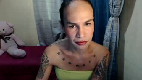 Snapshot of indaypakay_ts chatting on 06-18-26, 05:51 Pakay online show from 06-18-26, 05:51