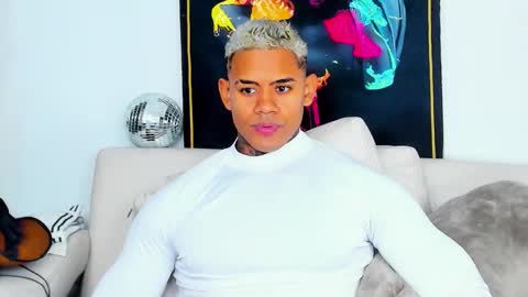 Snapshot of independent_project chatting on 12-20-25, 03:46 Jacobo online show from 12-20-25, 03:46