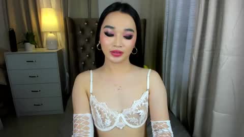 indestructabletrixie online show from 12-20-24, 11:00