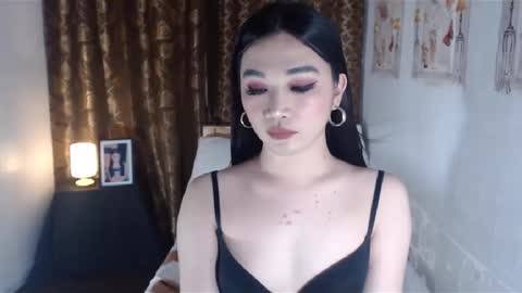 indestructabletrixie online show from 01-07-25, 03:35