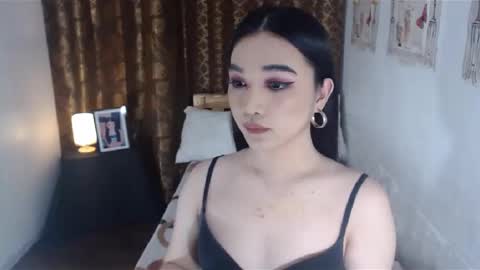 indestructabletrixie online show from 01-13-25, 11:30