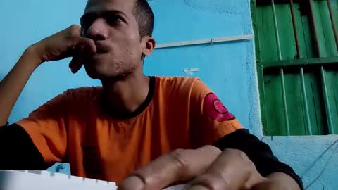 Snapshot of indian_bengali_boy chatting on 09-28-25, 08:58 Suman Leo online show from 09-28-25, 08:58