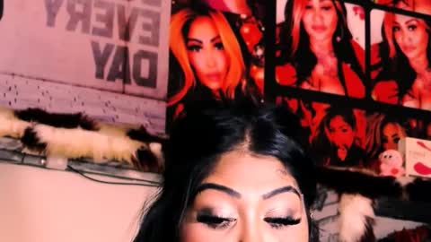 Snapshot of indian_dreamgirl chatting on 09-13-25, 03:45 Bella Ambrosia online show from 09-13-25, 03:45