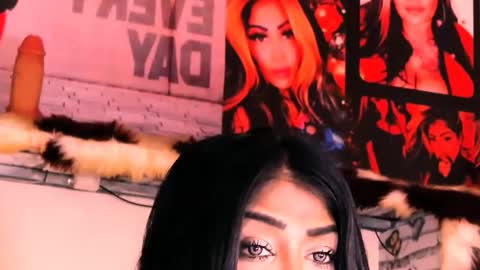 Snapshot of indian_dreamgirl chatting on 10-09-25, 11:30 Bella Ambrosia online show from 10-09-25, 11:30