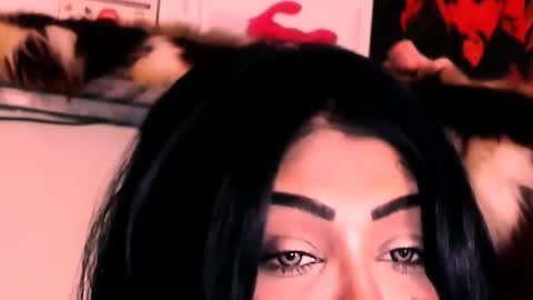 Snapshot of indian_dreamgirl chatting on 11-22-25, 11:26 Bella Ambrosia online show from 11-22-25, 11:26