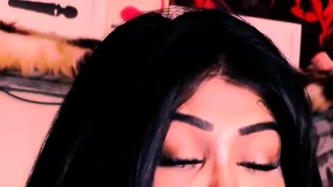 Snapshot of indian_dreamgirl chatting on 11-28-25, 01:41 Bella Ambrosia online show from 11-28-25, 01:41