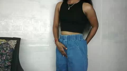 Snapshot of indian_saanvi chatting on 12-05-25, 04:32 Saanu online show from 12-05-25, 04:32