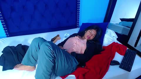 Snapshot of indian_whore18 chatting on 01-10-25, 10:06 indian_whore18 online show from 01-10-25, 10:06