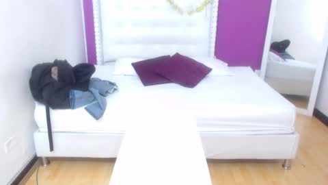 Snapshot of indian_whore18 chatting on 03-10-25, 10:55 indian_whore18 online show from 03-10-25, 10:55