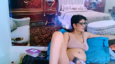 Snapshot of indianallure chatting on 02-01-25, 12:26 Femiez online show from 02-01-25, 12:26