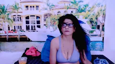 Snapshot of indianallure chatting on 02-05-25, 12:27 Femiez online show from 02-05-25, 12:27