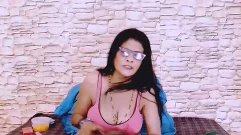 Snapshot of indianallure chatting on 02-17-25, 12:38 Femiez online show from 02-17-25, 12:38