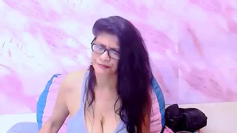 Snapshot of indianallure chatting on 10-31-25, 06:58 Femiez online show from 10-31-25, 06:58