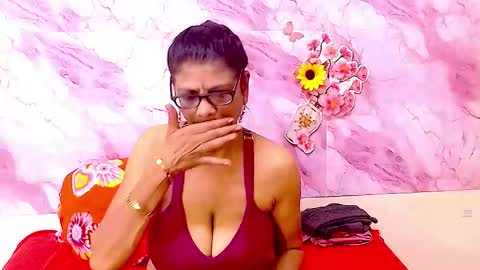 Snapshot of indianallure chatting on 02-18-26, 05:58 Femiez online show from 02-18-26, 05:58