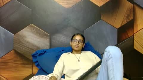 Snapshot of indianarmani chatting on 02-06-25, 10:26 Armani online show from 02-06-25, 10:26