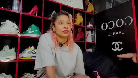 Snapshot of indianbeauty27_ chatting on 06-22-26, 12:02 Nikki online show from 06-22-26, 12:02