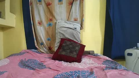 Snapshot of indiancumking chatting on 01-23-25, 10:01 inindiancumking online show from 01-23-25, 10:01