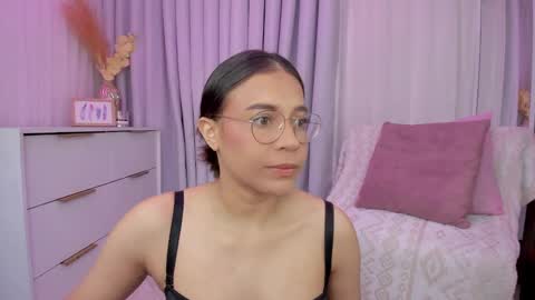 Snapshot of indiancutie_ chatting on 12-10-24, 03:01 MIA online show from 12-10-24, 03:01