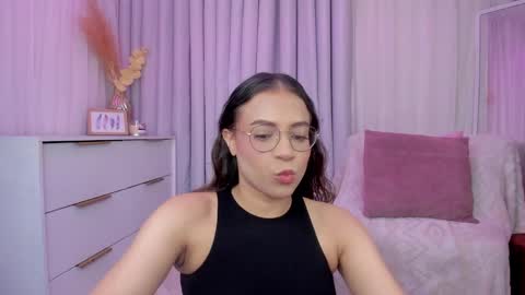 Snapshot of indiancutie_ chatting on 12-30-24, 02:19 MIA online show from 12-30-24, 02:19