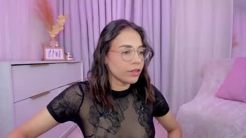 Snapshot of indiancutie_ chatting on 01-26-25, 03:03 MIA online show from 01-26-25, 03:03