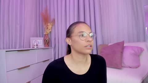 Snapshot of indiancutie_ chatting on 03-06-25, 05:11 MIA online show from 03-06-25, 05:11