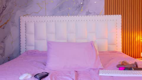 LITTLE AINHOA  online show from 04-01-26, 07:55