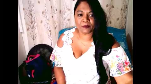 Snapshot of indiandelia chatting on 01-09-26, 08:17 indiandelia online show from 01-09-26, 08:17