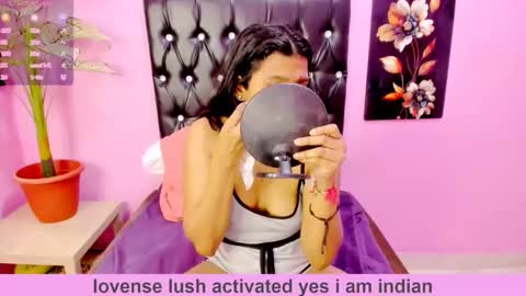 Snapshot of indianflame chatting on 11-21-25, 09:08 PARADISEQUEEN online show from 11-21-25, 09:08