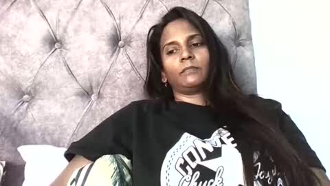 Snapshot of indianjasmin chatting on 10-27-25, 06:39 priya online show from 10-27-25, 06:39
