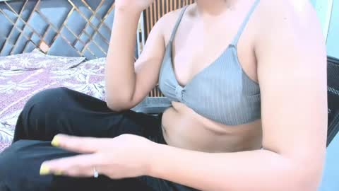 Snapshot of indiankittey chatting on 06-02-26, 06:10 indiankittey online show from 06-02-26, 06:10