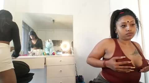 Snapshot of indianpandora chatting on 10-28-25, 06:06 indianpandora online show from 10-28-25, 06:06