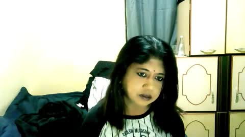 Snapshot of indianpleasures21 chatting on 05-14-26, 02:18 indianpleasures21 online show from 05-14-26, 02:18