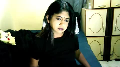 Snapshot of indianpleasures21 chatting on 05-18-26, 01:39 indianpleasures21 online show from 05-18-26, 01:39
