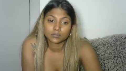 indianqtpie6 online show from 10-17-25, 06:43