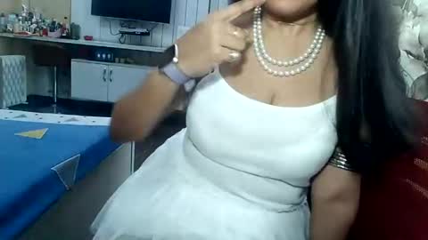Snapshot of indianrads9 chatting on 12-15-24, 06:51 Radha online show from 12-15-24, 06:51