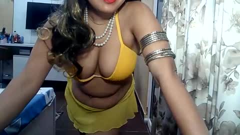 Snapshot of indianrads9 chatting on 01-23-25, 01:24 Radha online show from 01-23-25, 01:24