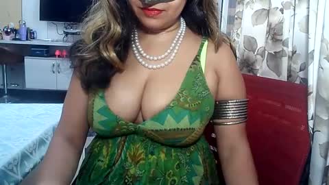 Snapshot of indianrads9 chatting on 02-05-25, 06:35 Radha online show from 02-05-25, 06:35