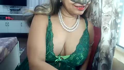 Snapshot of indianrads9 chatting on 02-19-25, 07:50 Radha online show from 02-19-25, 07:50