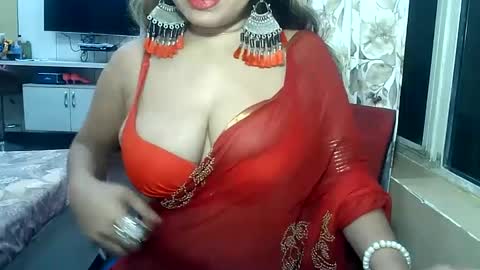 Snapshot of indianrads9 chatting on 02-21-25, 06:15 Radha online show from 02-21-25, 06:15