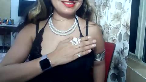 Snapshot of indianrads9 chatting on 02-22-25, 10:09 Radha online show from 02-22-25, 10:09