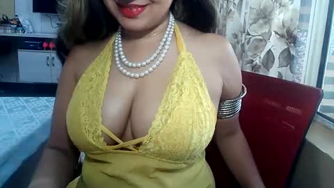 Snapshot of indianrads9 chatting on 03-06-25, 06:52 Radha online show from 03-06-25, 06:52